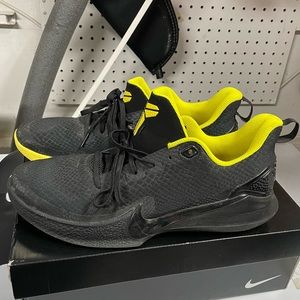 Nike Mamba Focus 10.5 (used) with Box.